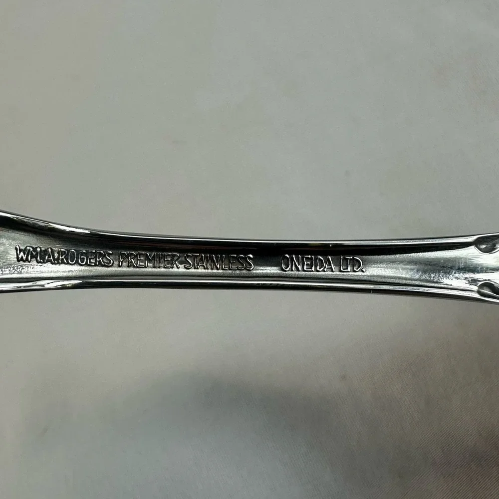 LOT‎ OF 4 WM. A. ROGERS ONEIDA STAINLESS *SUTTON PLACE*  Teaspoons Excellent